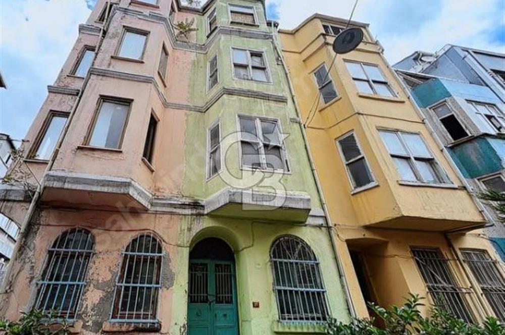 İSTANBUL BEYOĞLU BÜLBÜL MAHALLESİNDE SATILIK ÜÇÜZ BİNA