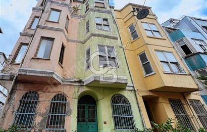 İSTANBUL BEYOĞLU BÜLBÜL MAHALLESİNDE SATILIK ÜÇÜZ BİNA