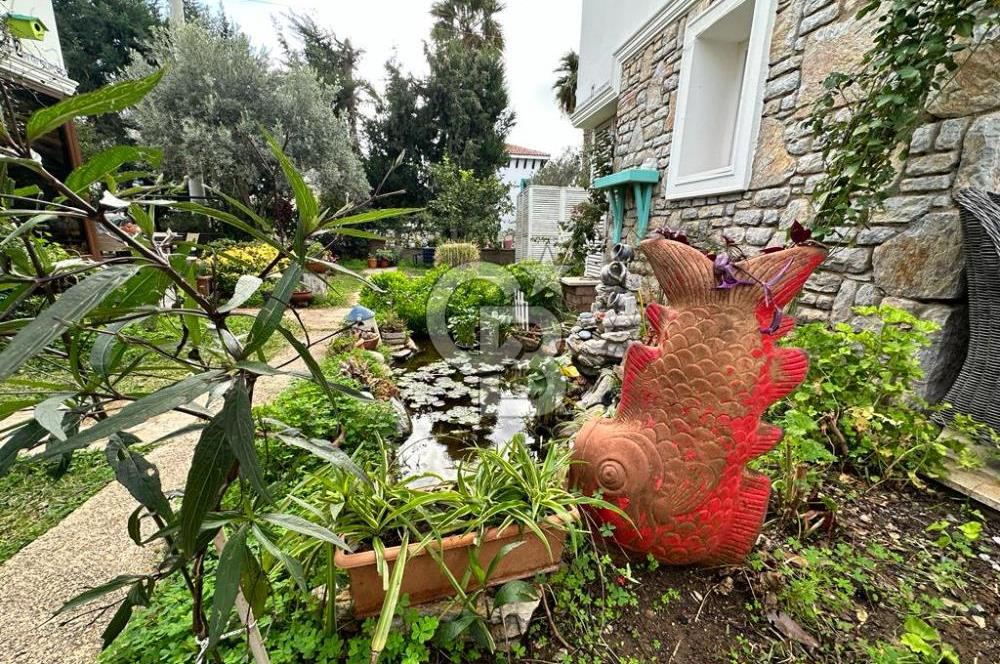 Datça Merkez'de Denize Yürüme Mesafesinde, Özel Tasarım Villa