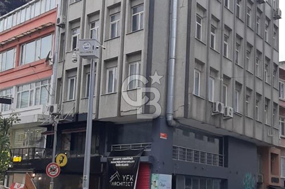 Kadıköy Halitağa Caddesi Üzerinde Satılık Ofis