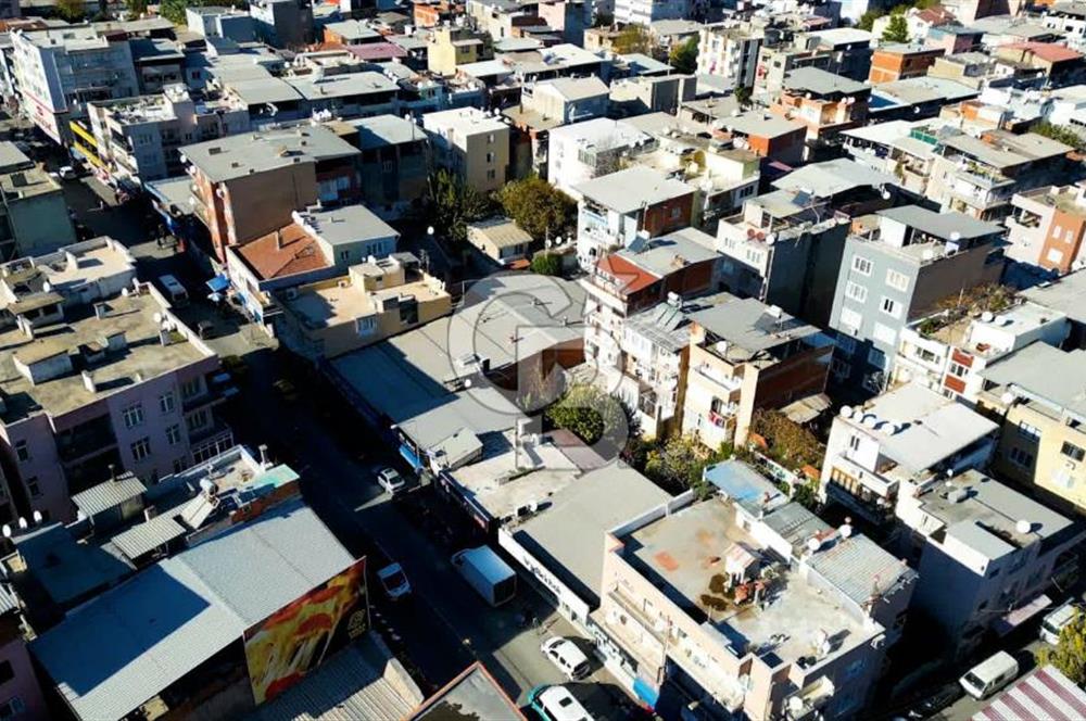 Bornova'nın Kalbinde Hayalinizdeki Plaza İçin Satılık Arsa