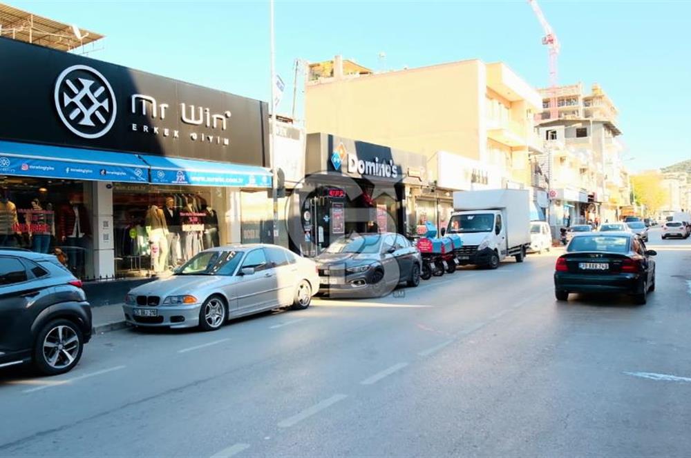 Bornova'nın Kalbinde Hayalinizdeki Plaza İçin Satılık Arsa