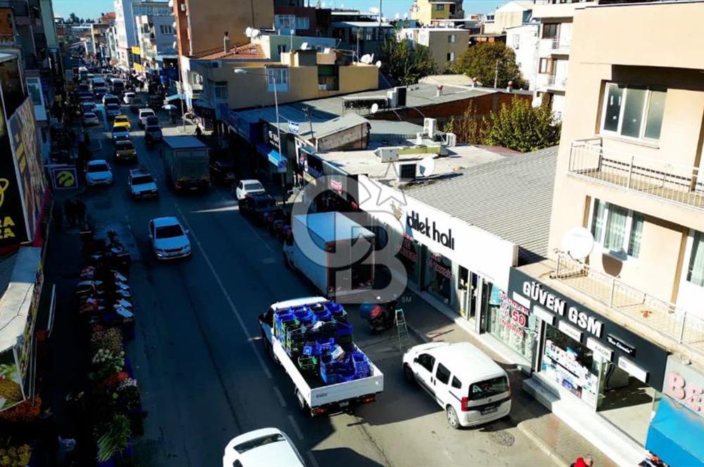 Bornova'nın Kalbinde Hayalinizdeki Plaza İçin Satılık Arsa