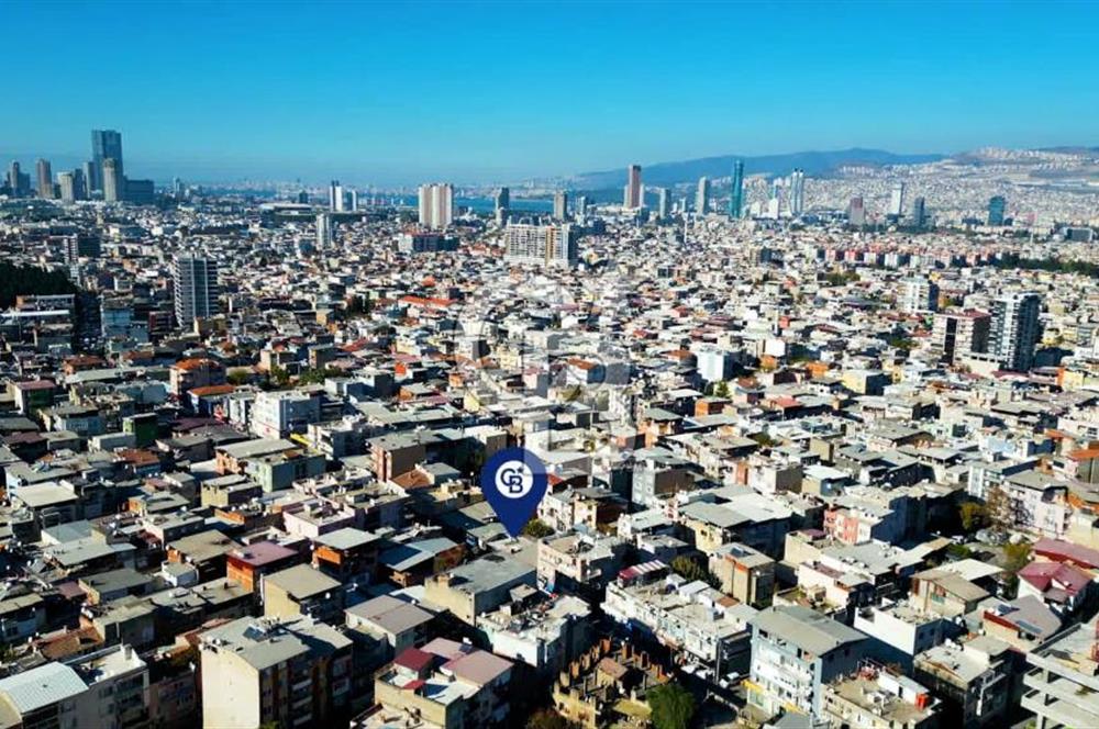 Bornova'nın Kalbinde Hayalinizdeki Plaza İçin Satılık Arsa