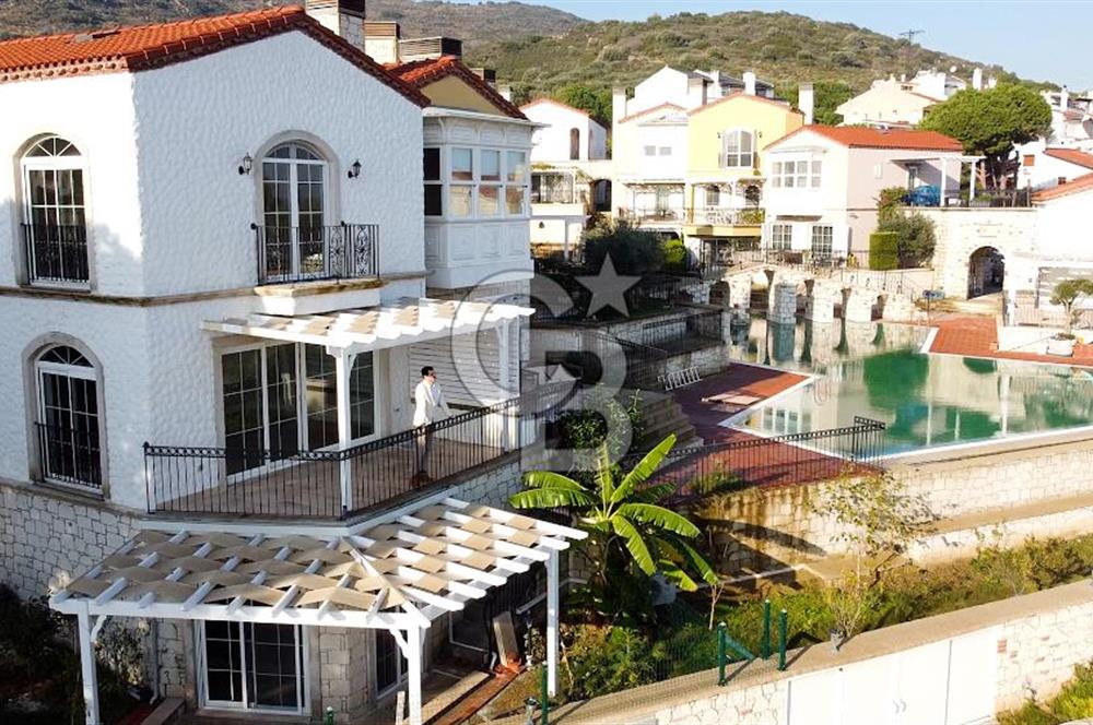 4+1 VILLA with POOL in NEA VOURLA SITE in URLA ISKELE