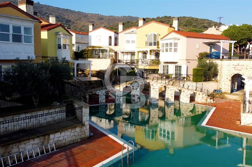 4+1 VILLA with POOL in NEA VOURLA SITE in URLA ISKELE