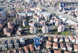 ACIBADEM POMAK SOKAKTA AÇIK OTOPARKLI BİNADA 3+1 SATILIK DAİRE