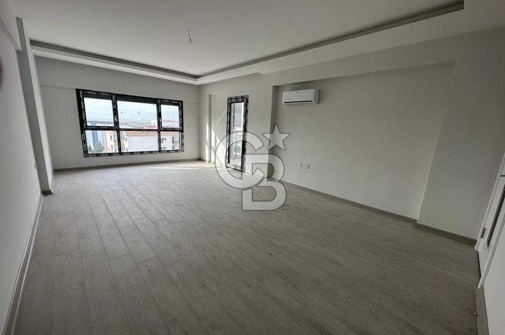 ULUKENT OYKA SİTESİ HAVUZ MANZARALI PEYZAJ MİMARLI SATILIK DAİRE