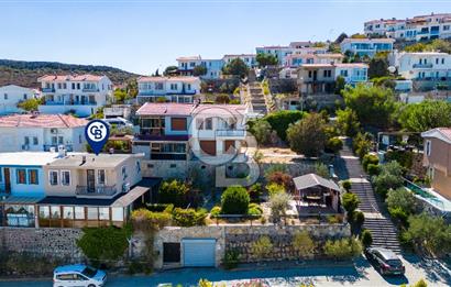 Foça Denizkent Sitesinde Satılık Dubleks Deniz Manzaralı Villa