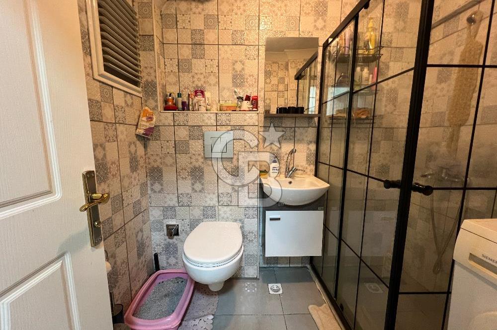 İZMİT ÇARŞI İNÖNÜ CADDESİ İÇİ YAPILI SATILIK 2+1 ARA KAT DAİRE