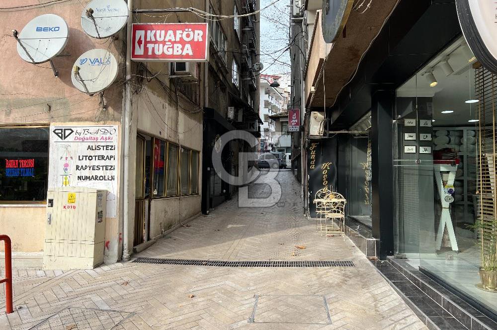 İZMİT ÇARŞI İNÖNÜ CADDESİ İÇİ YAPILI SATILIK 2+1 ARA KAT DAİRE