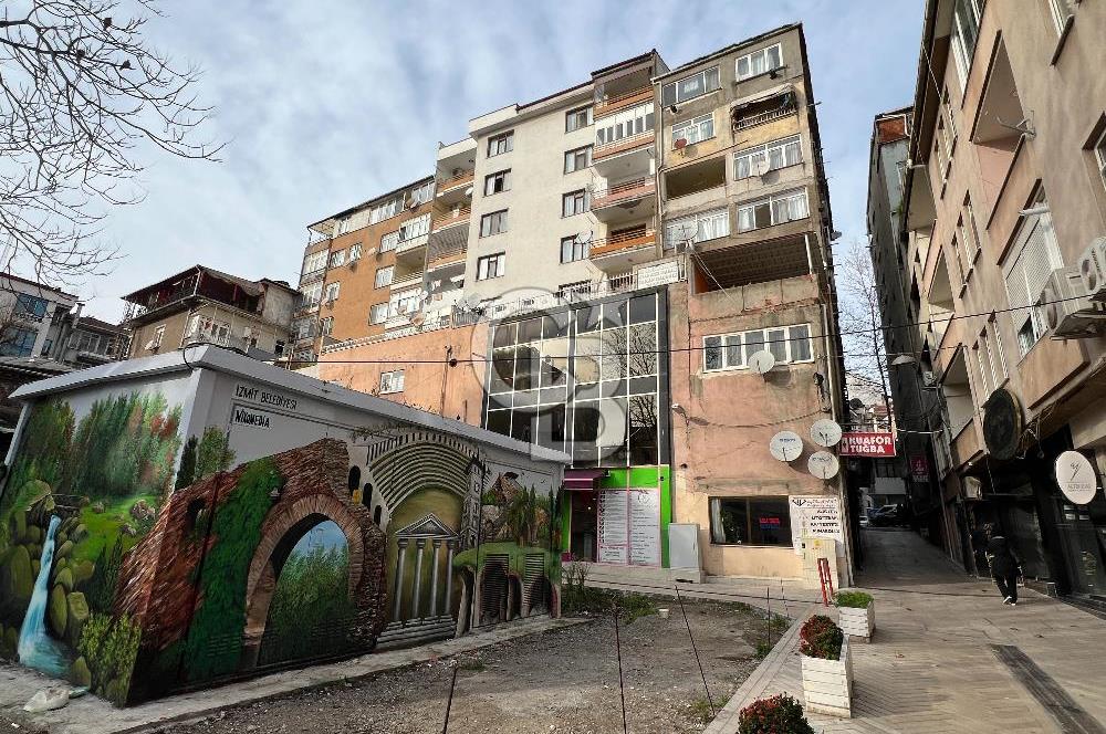 İZMİT ÇARŞI İNÖNÜ CADDESİ İÇİ YAPILI SATILIK 2+1 ARA KAT DAİRE