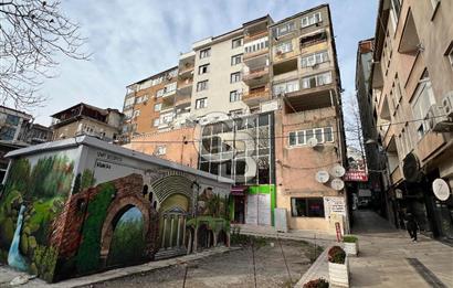 İZMİT ÇARŞI İNÖNÜ CADDESİ İÇİ YAPILI SATILIK 2+1 ARA KAT DAİRE