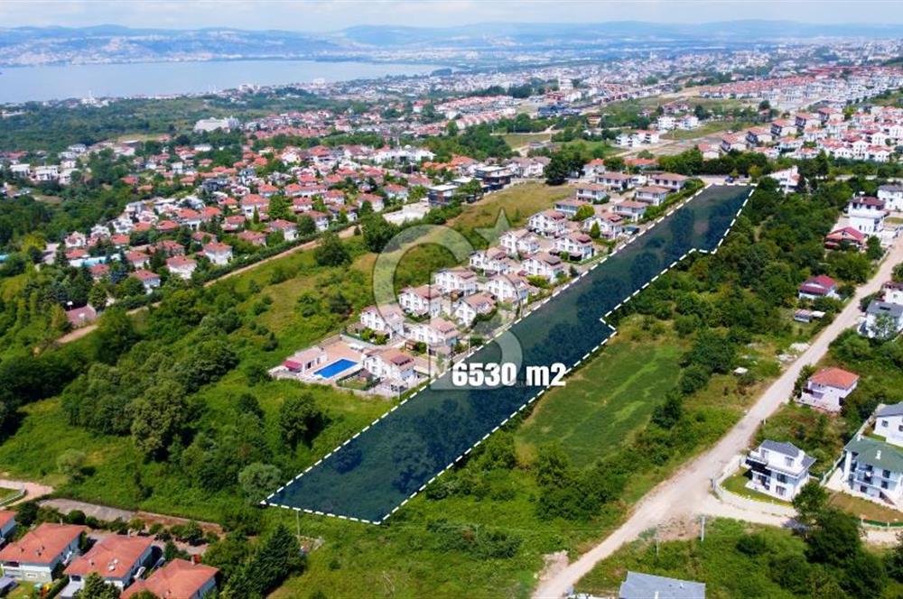 BAŞİSKELE BAHÇECİK DE SATILIK VİLLA İMARLI 6530 m² FIRSAT ARSA