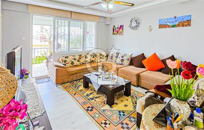 Oturulmaya Hazır Kuşadası Davutlarda Deniz Manzaralı, Geniş ve Kısmi Eşyalı Satılık 3+1 Tripleks Villa