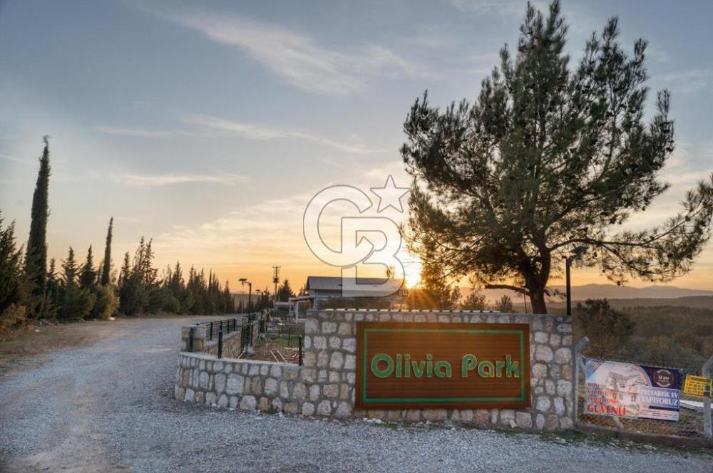 BUCA OLIVIA PARK'TA ÖZEL TASARIM AHŞAP EVLİ SATILIK HOBİ BAHÇESİ