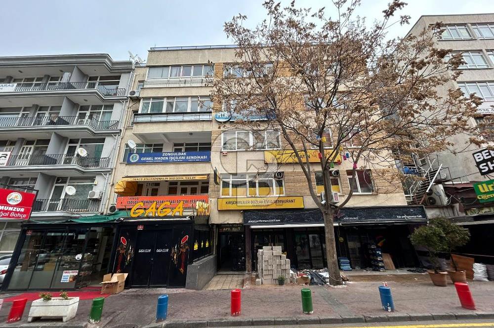 KIZILAY BAYINDIR SOKAKTA MÜKEMMEL LOKASYONDA SATILIK OFİS