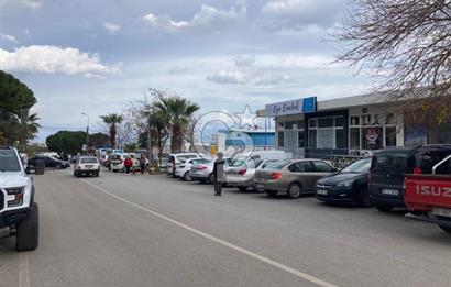 Karaburun Merkez'de Caddeye Cepheli Satılık Dükkan