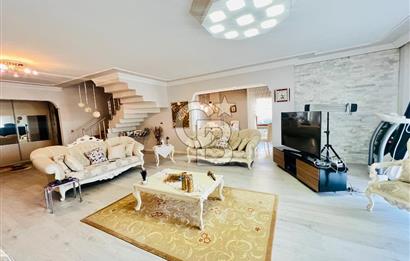 Bahçeşehir 2nd Section 5+2 Fully Detached Villa Triplex for Sale