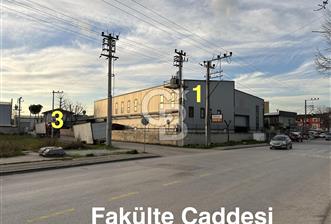 Kocaeli Başiskele Kullar Vezirçiftliği, 3 Yola Cephe Satılık 3.352 m2 Fabrika ve 4.235 m2 Arsa
