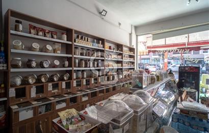 Urla Zeytinalanı Pazar Yerinde Satılık 48 m2 Dükkan