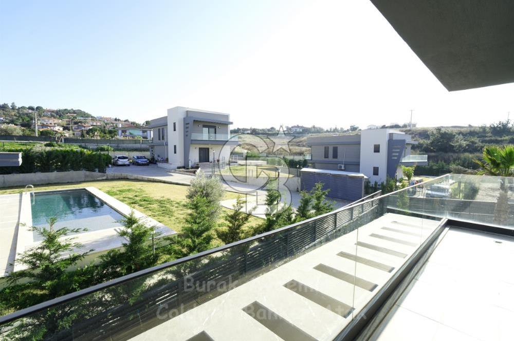 Urla Kekliktepe’de 1.000 M2 Arsa İçerisinde Satılık Müstakil Villa