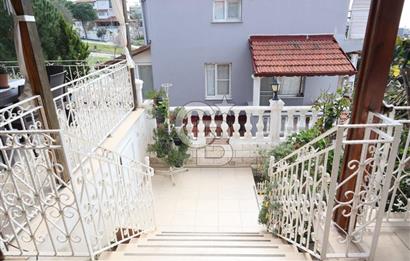 Seferihisar Akarca'da Satılık Deniz Manzaralı Villa