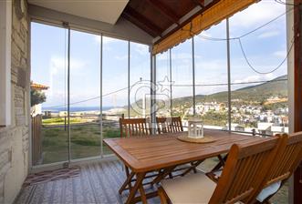 Yenifoça Stone House Sitesinde Satılık Dubleks Taş Villa