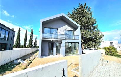 5+1 Special Design Villa For Sale With Swimming Pool Close To The Sea In Lapta In Kyrenia In TRNC