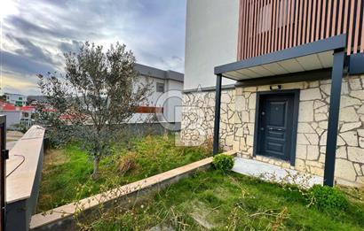 Güzelbahçe Kolejler Bölgesinde 4+2 Havuzlu Triplex Villa