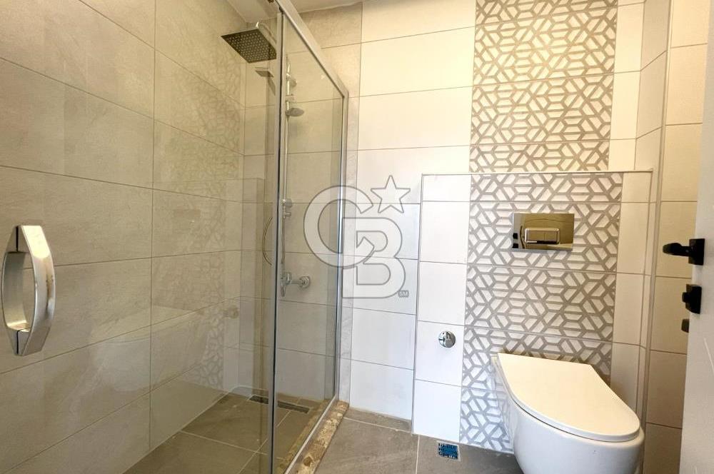 Güzelbahçe Kolejler Bölgesinde 4+2 Havuzlu Triplex Villa