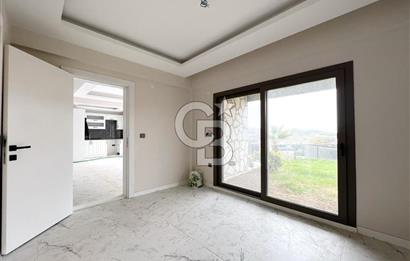 Güzelbahçe Kolejler Bölgesinde 4+2 Havuzlu Triplex Villa