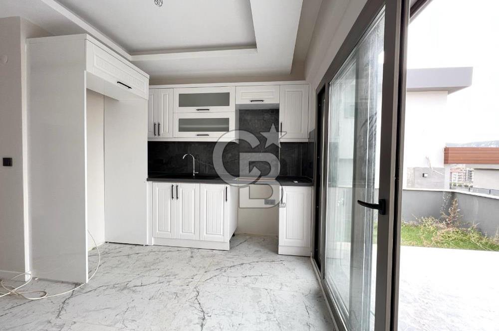 Güzelbahçe Kolejler Bölgesinde 4+2 Havuzlu Triplex Villa