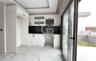 Güzelbahçe Kolejler Bölgesinde 4+2 Havuzlu Triplex Villa