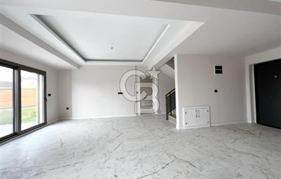 Güzelbahçe Kolejler Bölgesinde 4+2 Havuzlu Triplex Villa