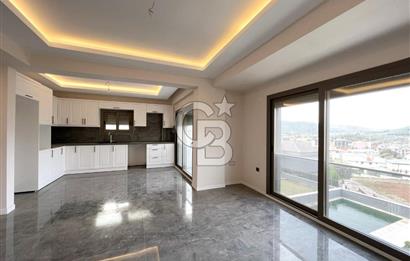 Güzelbahçe Kolejler Bölgesinde 4+2 Havuzlu Triplex Villa