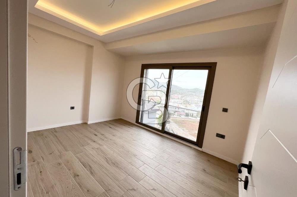 Güzelbahçe Kolejler Bölgesinde 4+2 Havuzlu Triplex Villa