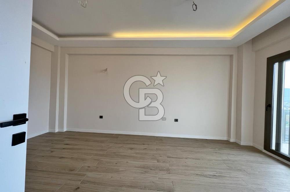 Güzelbahçe Kolejler Bölgesinde 4+2 Havuzlu Triplex Villa