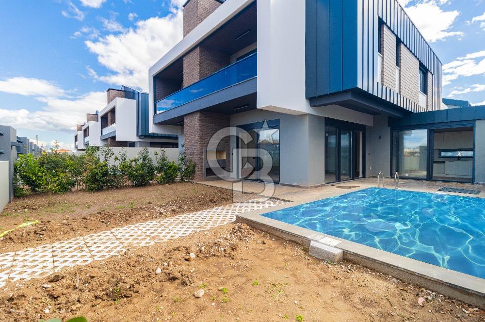 Döşemealtı Yeşilbayır 4+1 müstakil bahçe havuzlu villa