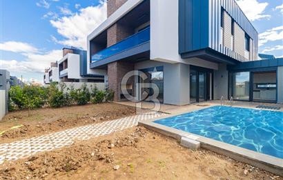 Döşemealtı Yeşilbayır 4+1 müstakil bahçe havuzlu villa