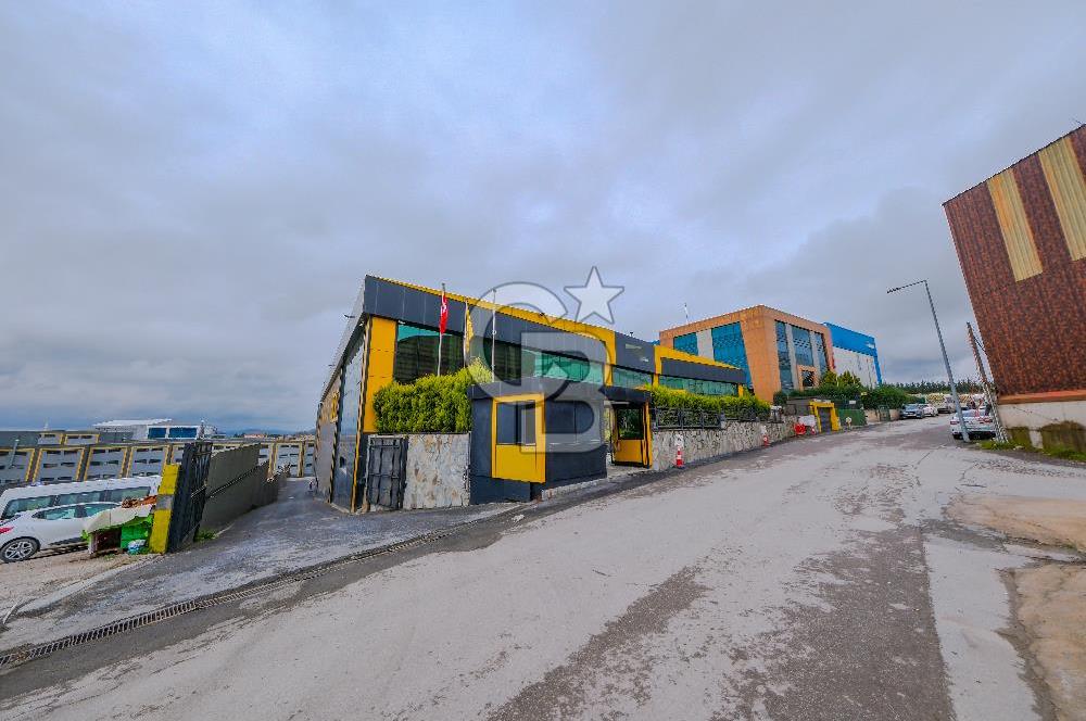 Tuzla Orhanlı 'da Satılık 10.000 m2 İki Bloklu Fabrika Binası