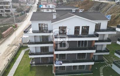 TOPÇULAR'DA HAVUZLU SİTEDE ASANSÖRLÜ SIFIR 170 M2 SATILIK DAİRE