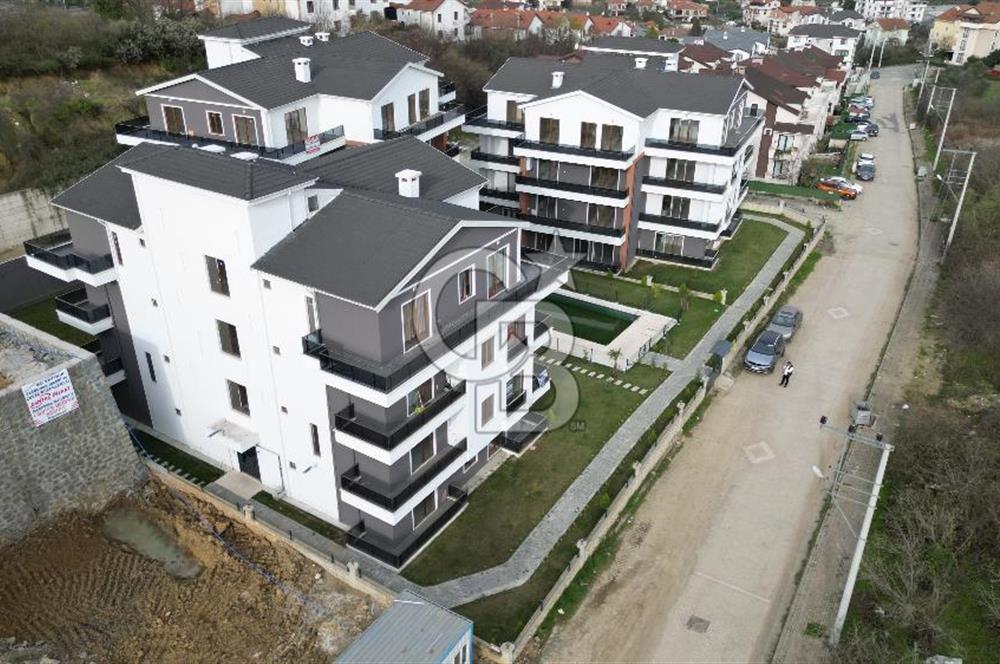 TOPÇULAR'DA HAVUZLU SİTEDE ASANSÖRLÜ SIFIR 170 M2 SATILIK DAİRE