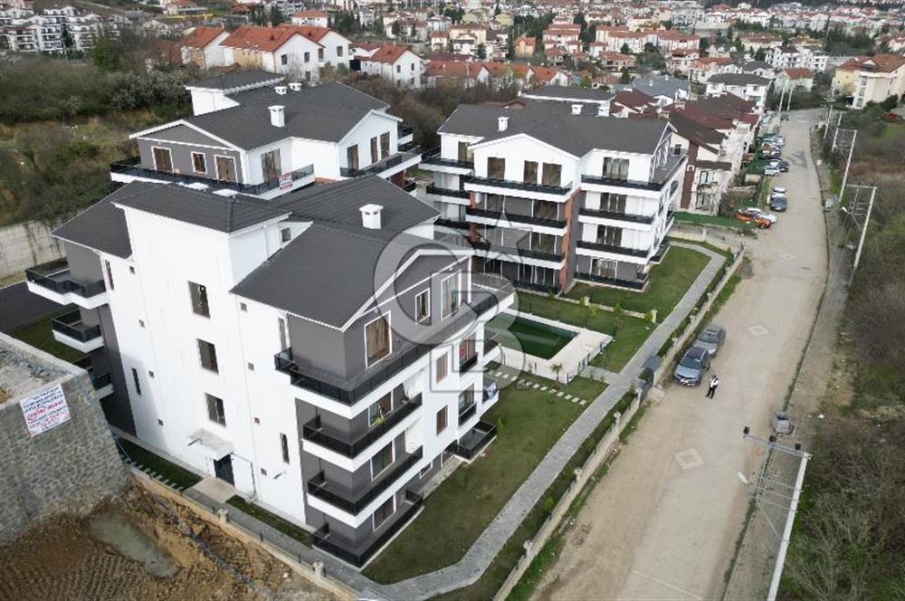 TOPÇULAR'DA HAVUZLU SİTEDE ASANSÖRLÜ SIFIR 170 M2 SATILIK DAİRE