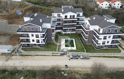 TOPÇULAR'DA HAVUZLU SİTEDE ASANSÖRLÜ SIFIR 170 M2 SATILIK DAİRE