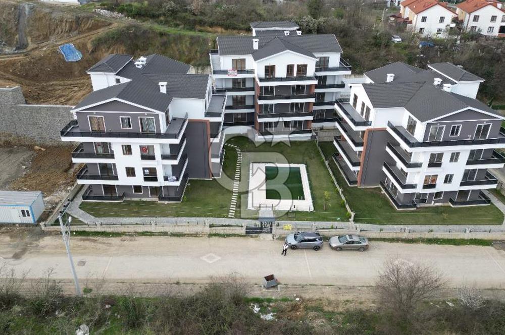 TOPÇULAR'DA HAVUZLU SİTEDE ASANSÖRLÜ SIFIR 170 M2 SATILIK DAİRE