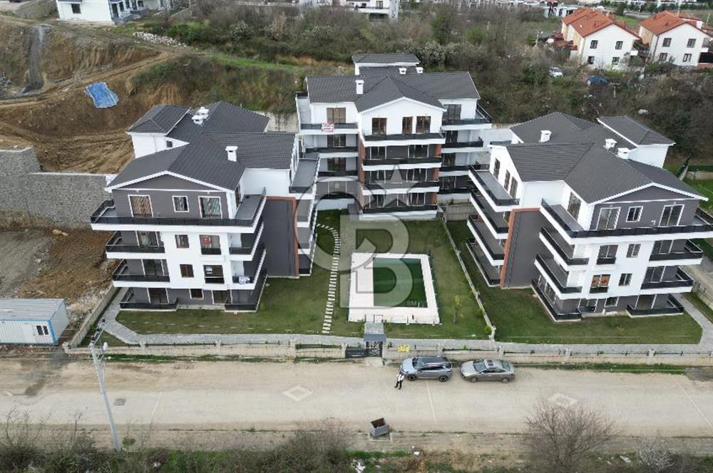 TOPÇULAR'DA HAVUZLU SİTEDE ASANSÖRLÜ SIFIR 170 M2 SATILIK DAİRE