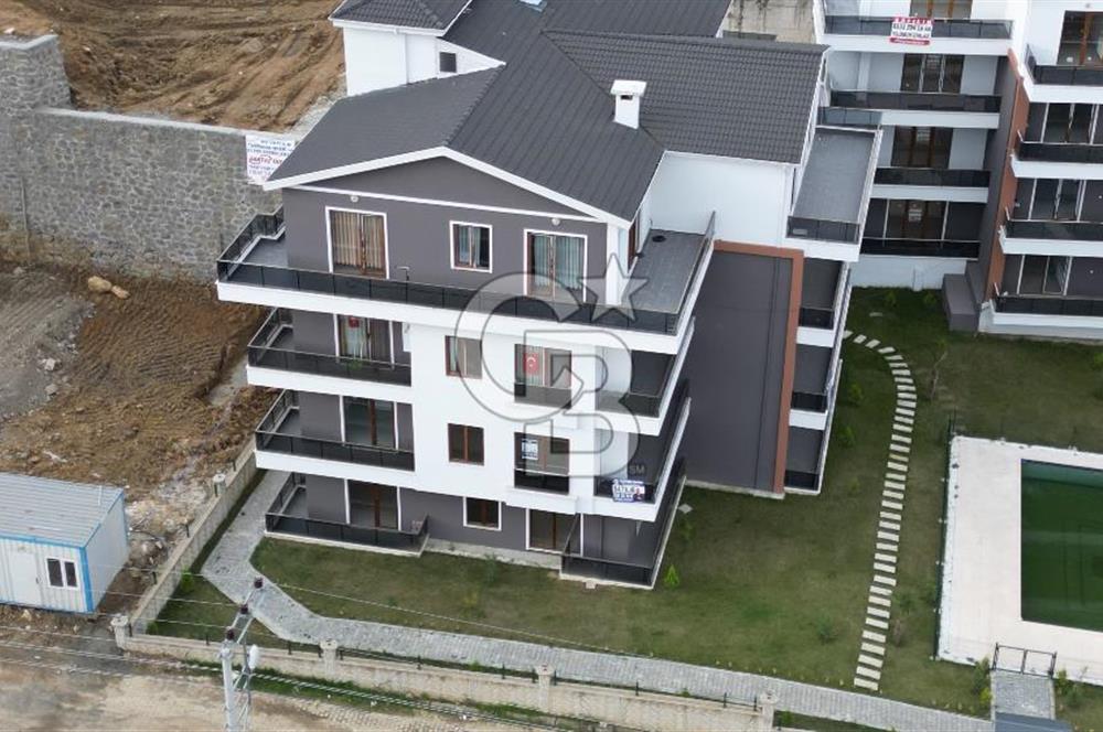 TOPÇULAR'DA HAVUZLU SİTEDE ASANSÖRLÜ SIFIR 170 M2 SATILIK DAİRE