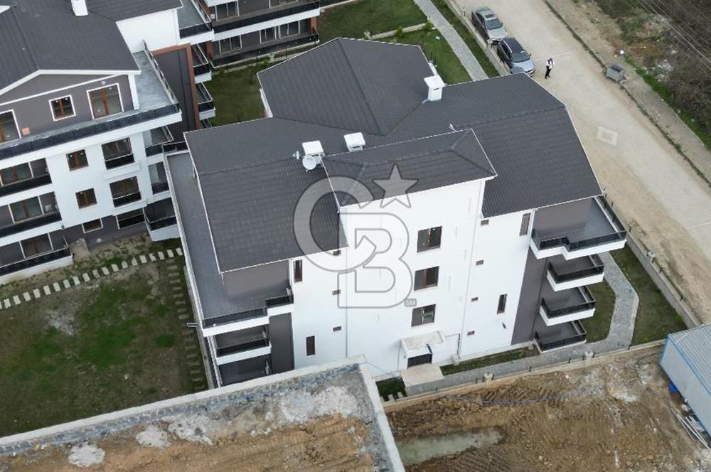 TOPÇULAR'DA HAVUZLU SİTEDE ASANSÖRLÜ SIFIR 170 M2 SATILIK DAİRE