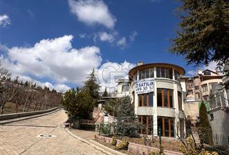 İncek Atakent Sitesinde Büyük Bahçeli Full Yapılı Satılık Villa